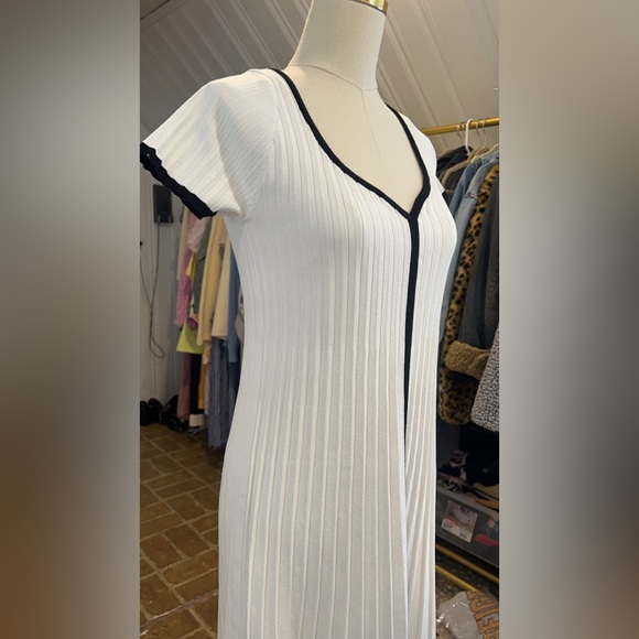 Lalavon Dress NWOT - Picture 2 of 4